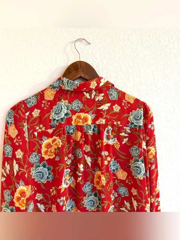 Loft Womens Shirt Blouse Red Floral Button Up Long Sleeve Size Medium - Image 4