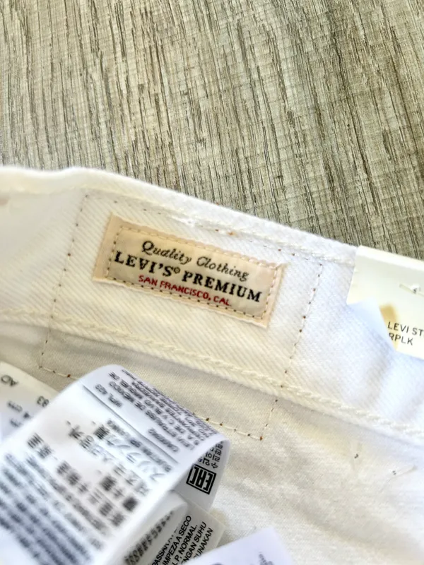 Levi's 501 Premium Collection white shorts size 27. - Image 10