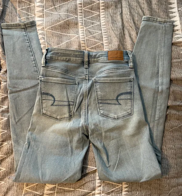 American Eagle Jeans - Image 3