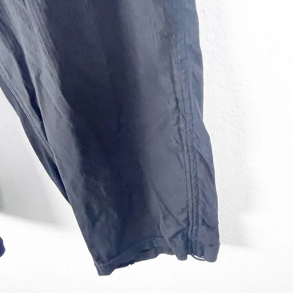 LULULEMON Black Dance Studio Secure Pockets Drawstring Waist Crop Pants Size 8 - Image 8