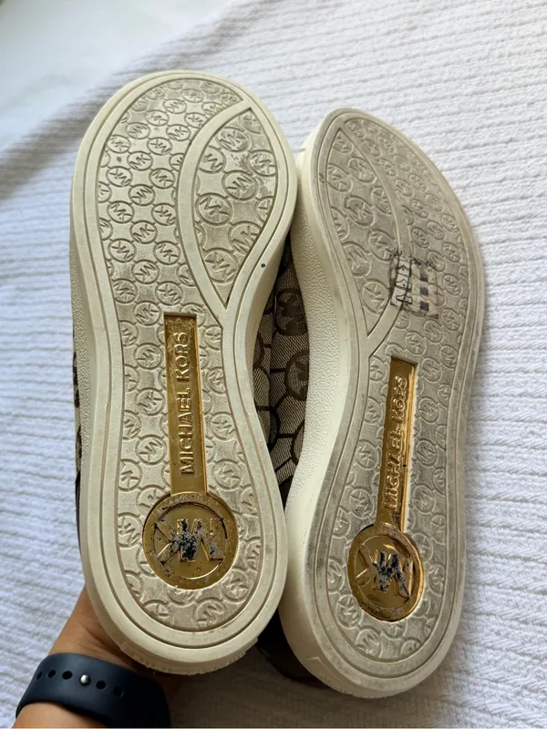 MK Logo Low-Top Sneakers Size 8.5 - Image 5