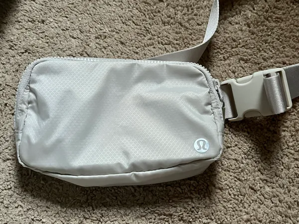 Lululemon everywhere belt bag OG original strap - Image 2