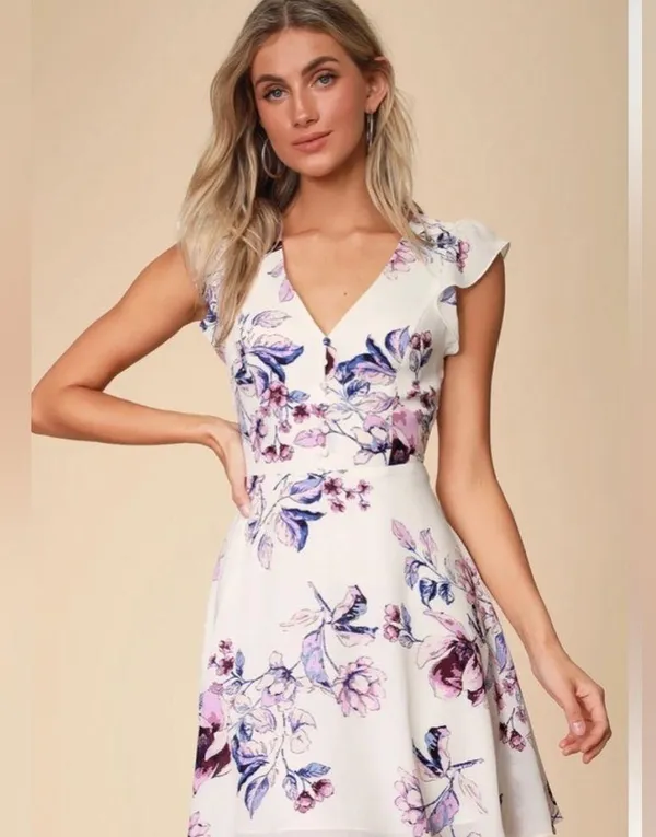 Lulus Madera White Floral print button front open back skater dress size small - Image 2