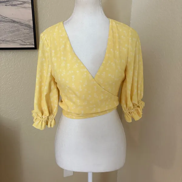 HOUSE OF CB ‎ Alanya Lemon Floral Tie Front Top Size Small - Image 4