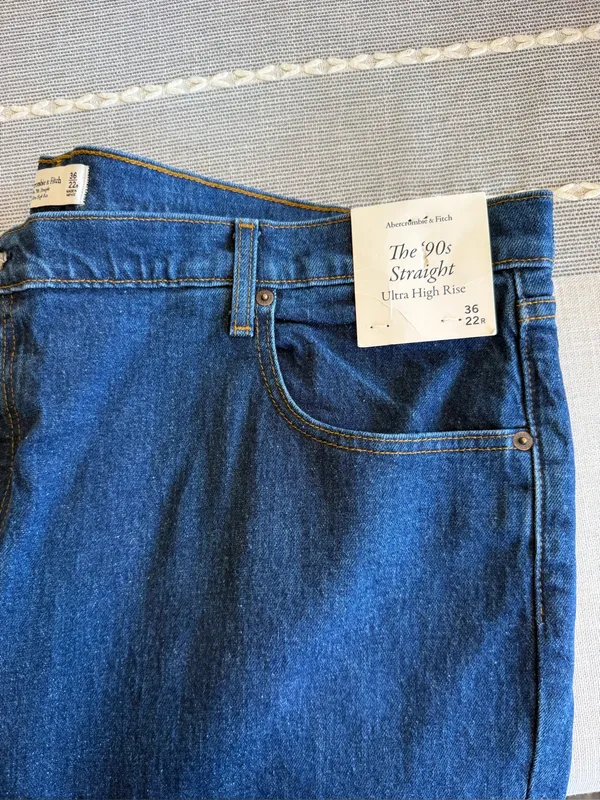 NWT Abercrombie & Fitch Ultra High Rise Ankle Straight Jeans Blue Size 36/22 - Image 4
