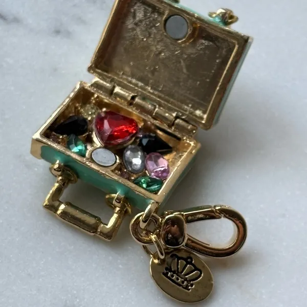 NWOT Juicy couture Gold and Turquoise World Traveller Charm - Image 4