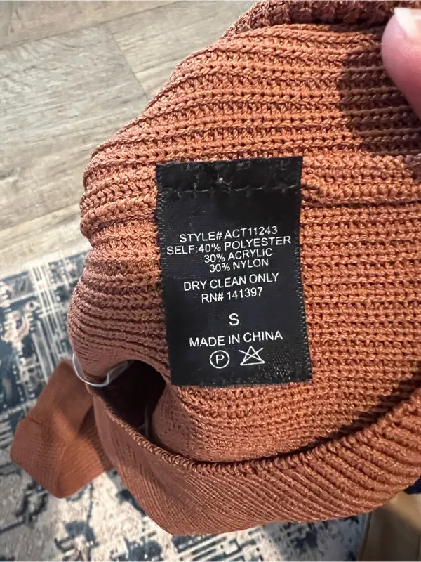 ASTR Brown Knit V-Neck Tank Top - Image 4