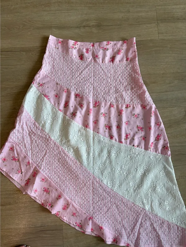 Asymmetrical pink floral patchwork midi skirt - Image 2