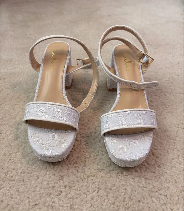 Windsor NWT white platform block heels - Image 2