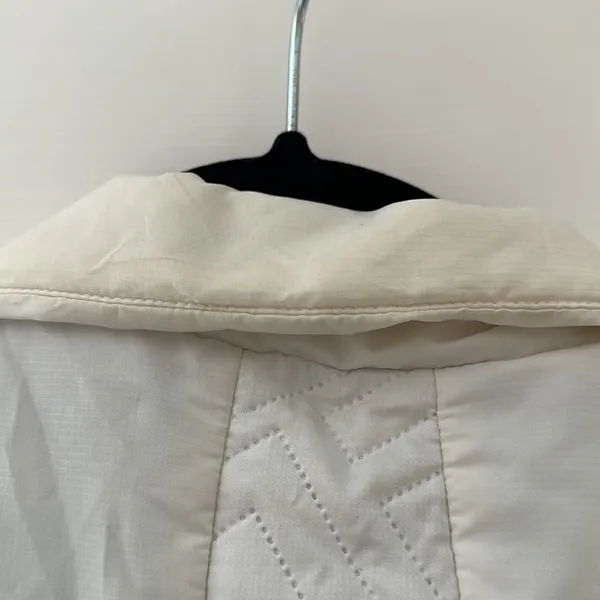 The North Face White Vest Size meduim - Image 8