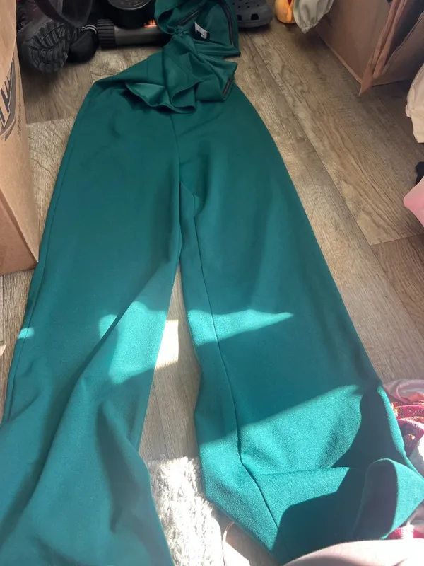 LuLus Power of Love Emerald Green Strapless‎ Jumpsuit size small - Image 9