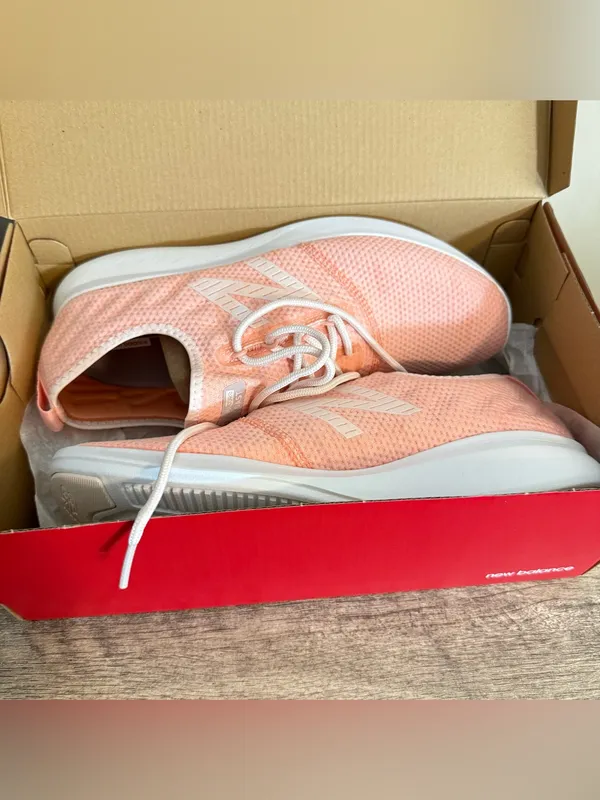 New Balance Running Sneakers FuelCore Coast V4 Women’s Size 10 Lightweight Mesh - Image 2