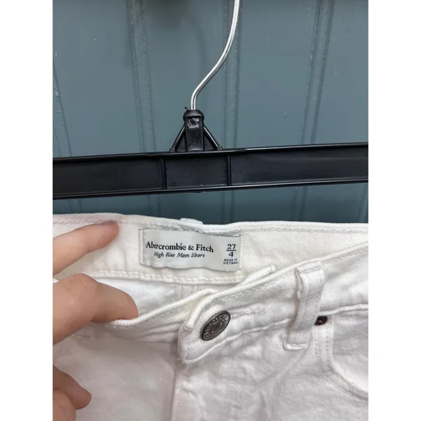 Abercrombie & Fitch White High Rise Mom Shorts Distressed‎ Frayed Hem Size 27 4 - Image 2