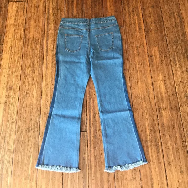 Light Wash Cropped Flare Jeans Raw Frayed Hem Button Fly Denim Size 31 - Image 9