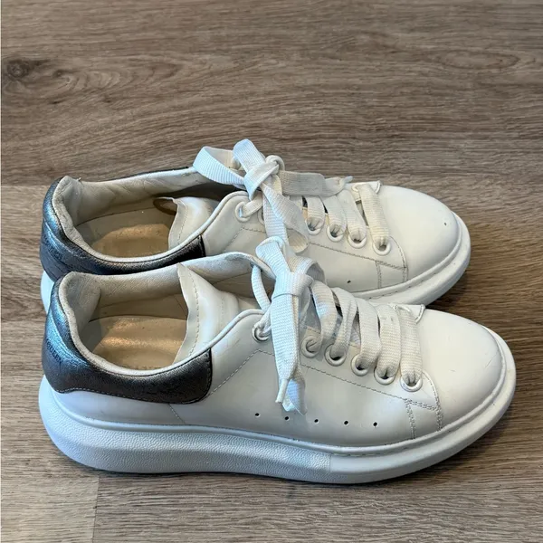 Sneakers - Image 3