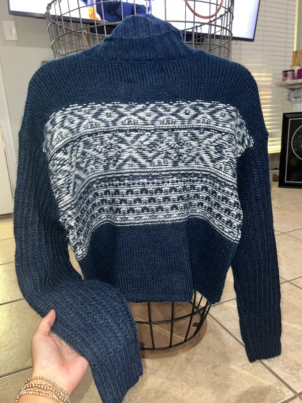 American Eagle Sweater - Image 4