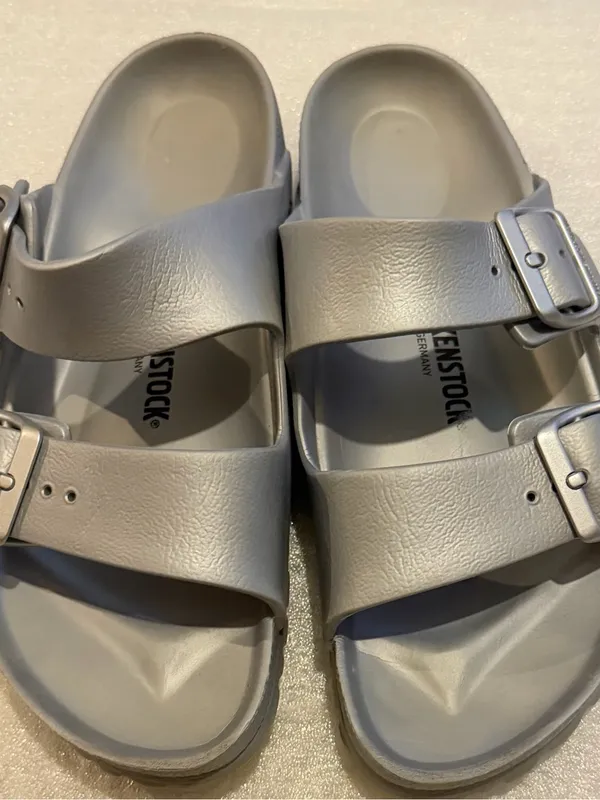 Birkenstock women’s Light Gray EVA Arizona Sandals NWOT - Image 3