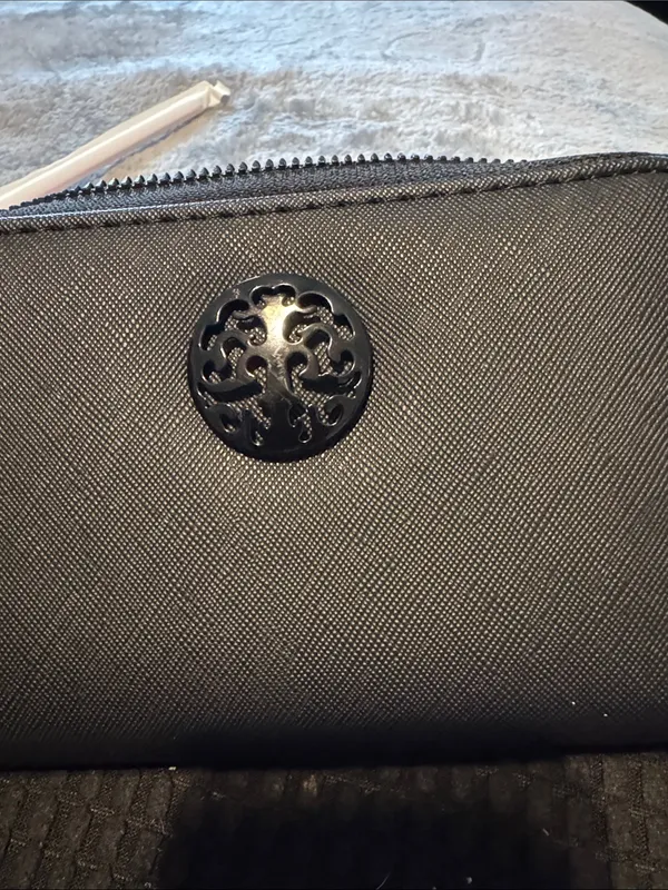 Black Zip - Image 5