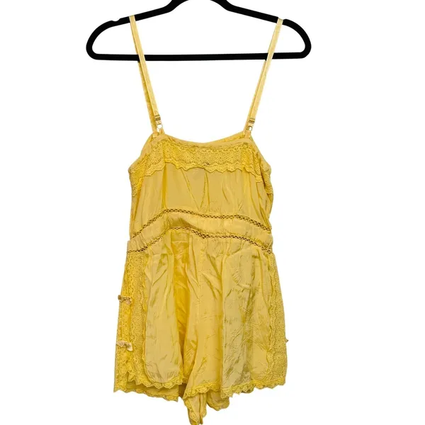 210 | Out‎ From Under Urban Outfitters Womens M Lace Trim Boho Romper Yellow - Image 2