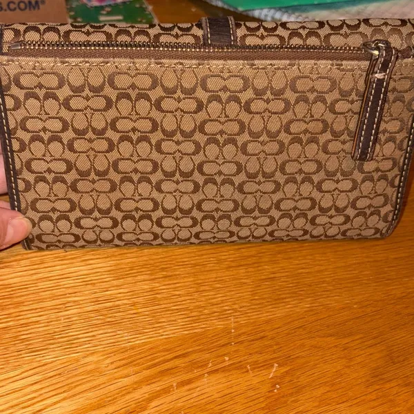 Y2K Vintage Coach Tan Monogram Snap Wallet - Image 9