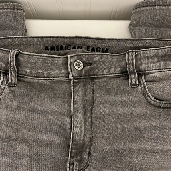 American Eagle hi-rise Jegging Grey distressed jeans. - Image 8