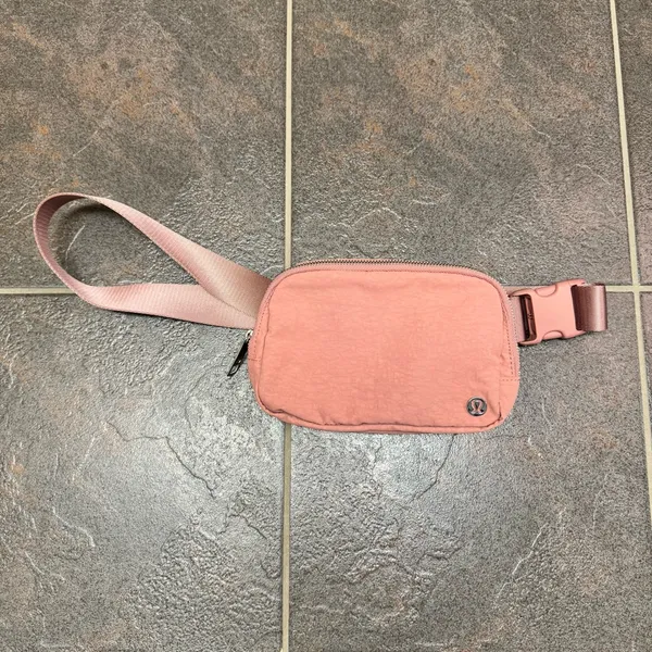 Lululemon Everywhere Belt Bag Fanny Pack *1L Deco Pink - Image 13