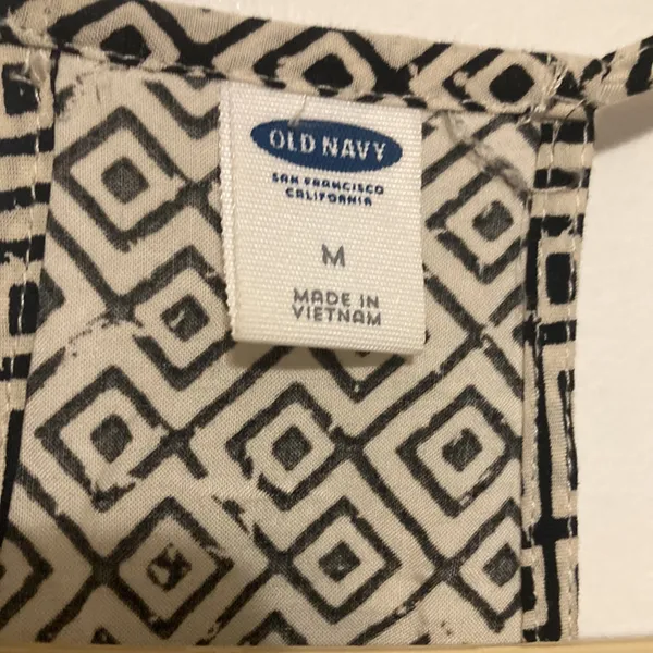 Old Navy Geometric Pattern Racerback Spaghetti Strap Tank Top Women’s Medium - Image 2