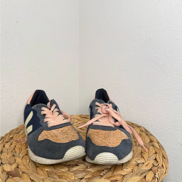 Veja Anthropologie Retro sneaker Navy and Pink suede canvas Sneakers Sz 38 women - Image 6