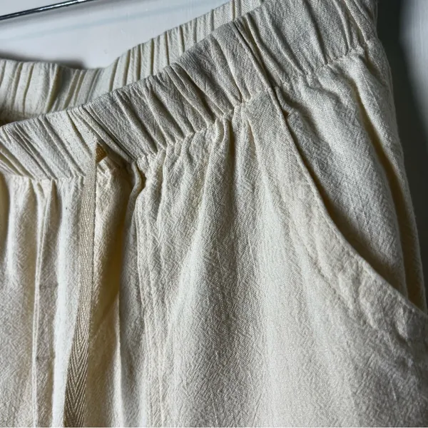Women’s Cream Cotton Linen Blend Elastic Waist Shorts - Sz. L - Image 4