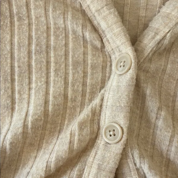 Ribbed V-neck Sweater - Image 5