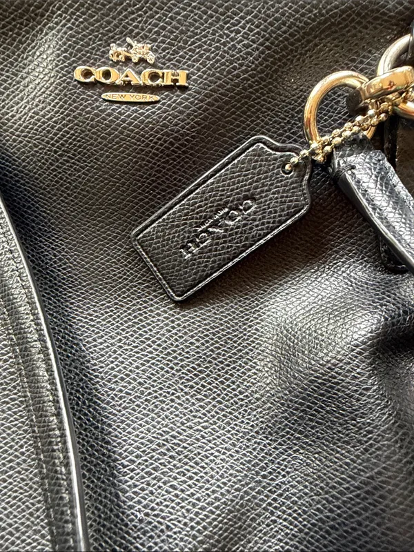 Authentic Coach Black Pebbled Leather Top-Handle Shoulder Bag with Gold Hardware - Image 10