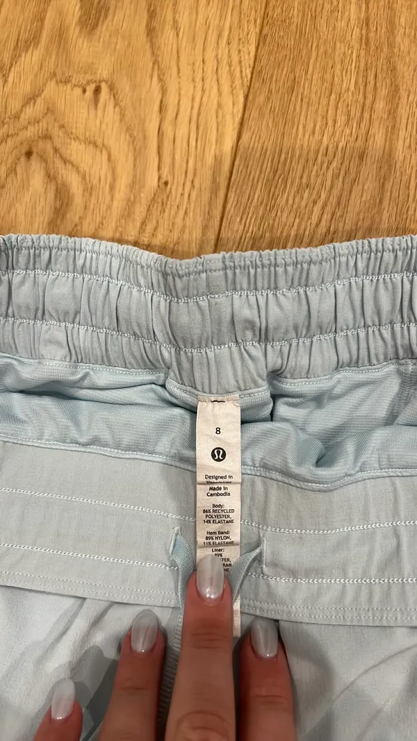 Lululemon Hotty Hot Shorts 2.5" - Image 4
