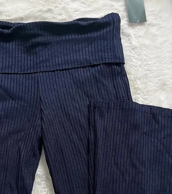 Target fold over flared leggings  - Image 4