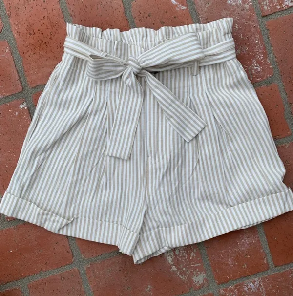 Nordstrom Women’s Shorts Size Small NWT! - Image 2