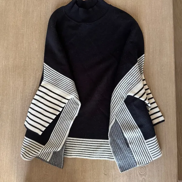 PINK LILY BLACK STRIPED OVERSIZE KNIT CAPE SWEATER - NWOT Size Small - Image 4
