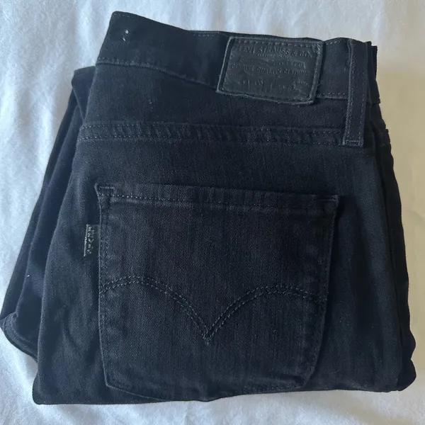$98 Levi's Women's Premium 724 High Rise Straight Crop Jeans - Size 28 - Black - Image 14