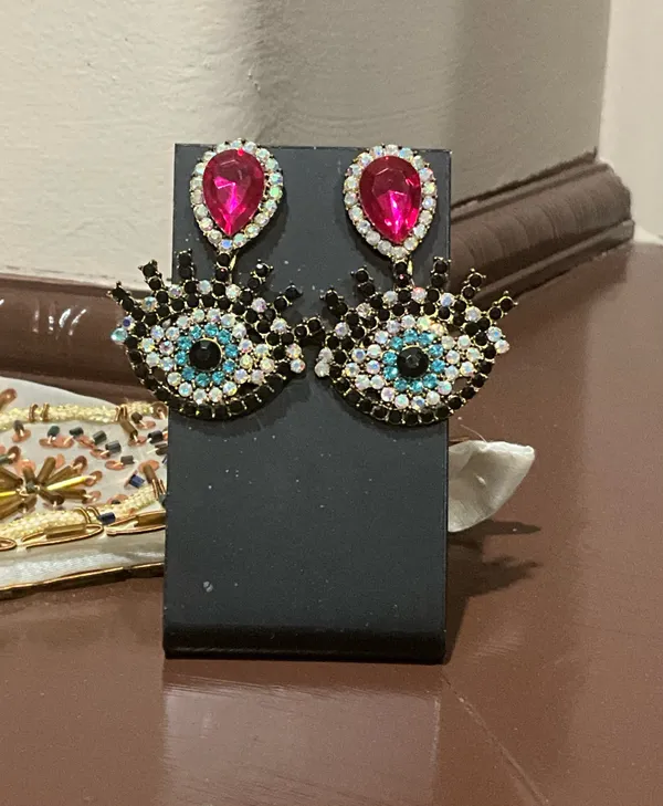 Exquisite Design Rhinestone Eye Earrings Pink - Image 5