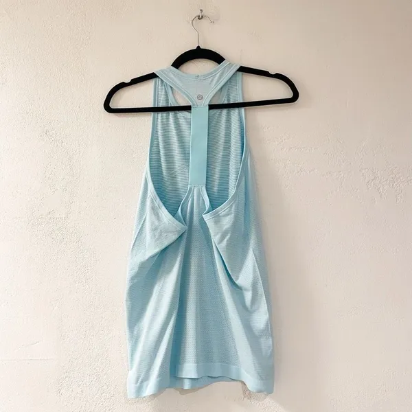 Lululemon Swifty Tech Racerback Tank Top in Blue Stripe Size 8 - Image 2