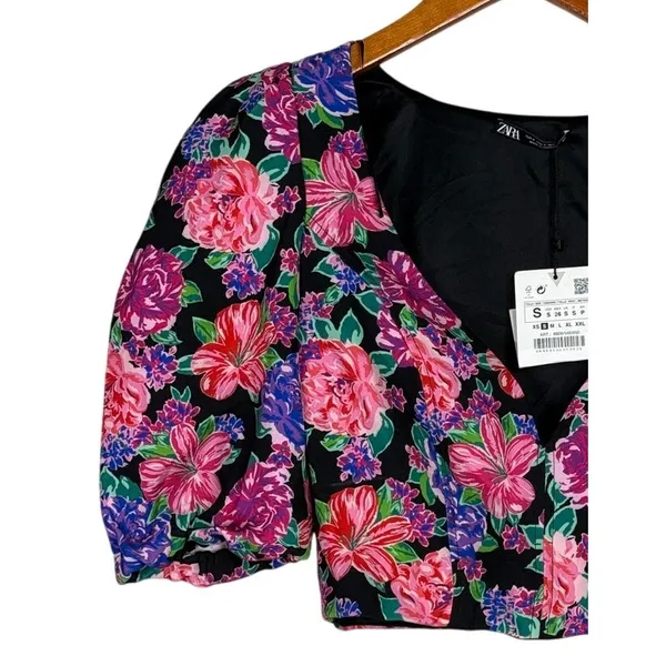 NWT ZARA Floral Cropped Top Plunging Neck Puff Half Sleeves S Black Pink Purple - Image 4