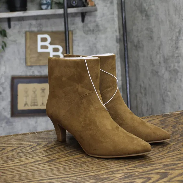 NWT Universal Thread Womens Frances Ankle Boots 88744363 Brown 6.5M - Image 2