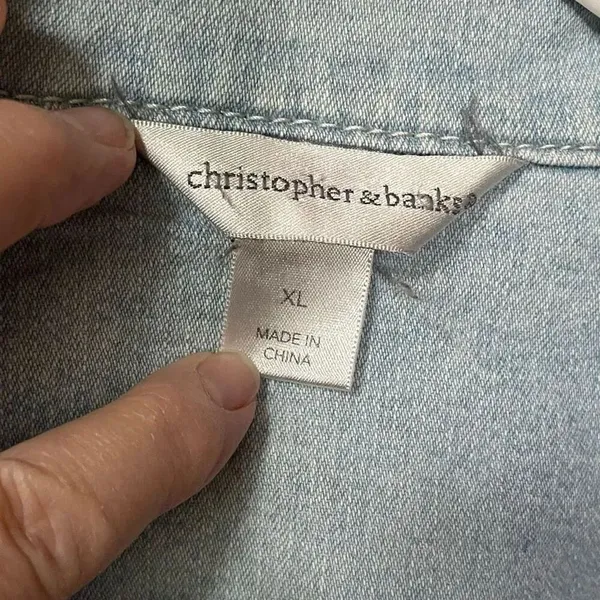 Christopher & banks size XL embroidered light wash denim jacket. - Image 7