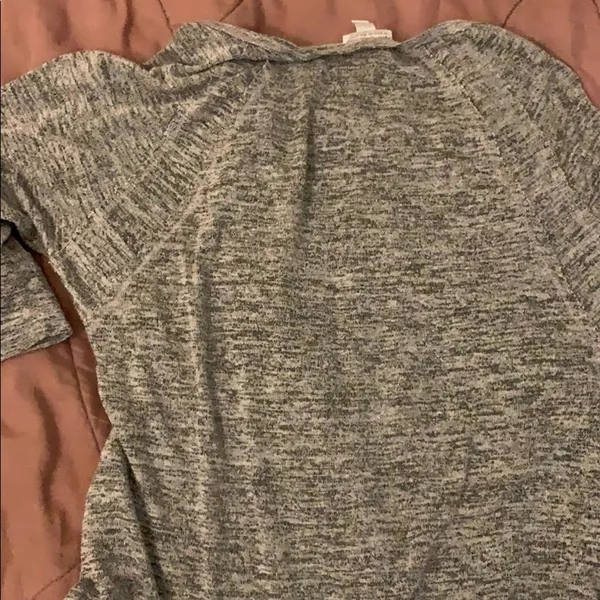 Super soft grey marled cute top a pea in the pod - Image 5