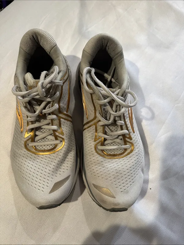 Brooks and Gold Running Sneakers UNISEX - Image 6