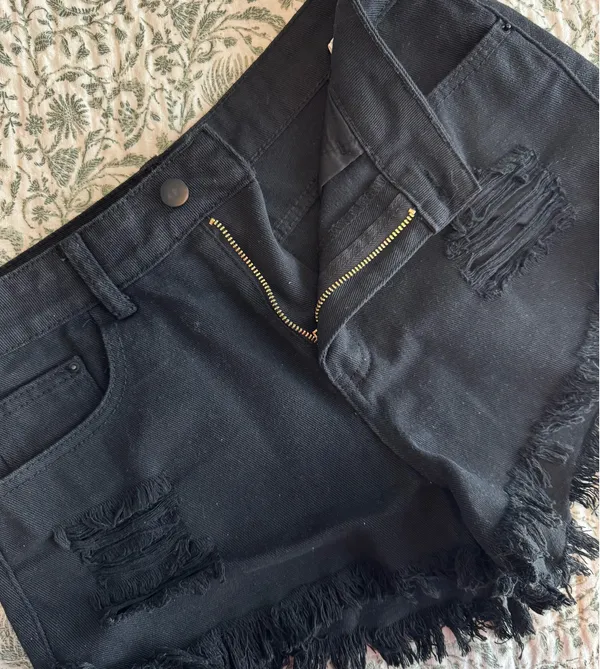 Amazon Shorts - Image 2