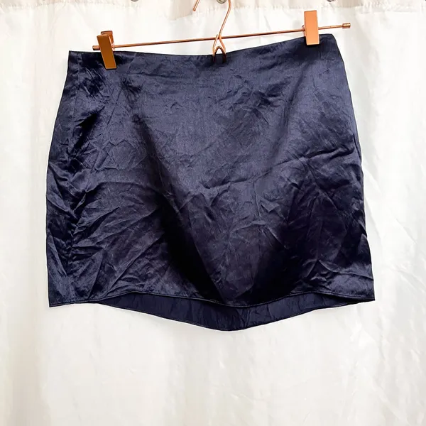 Aritzia | Babaton Slip Satin Crinkled Mini Skirt Size 6 In Starboard Navy Blue - Image 4