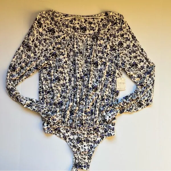 Free People Kaya Bodysuit Ivory Purple Floral Keyhole Size Small NWT - Image 2