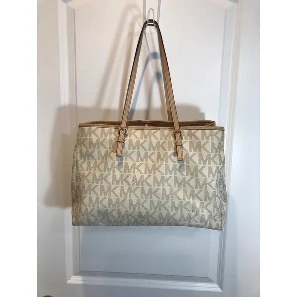 Michael Kors Jet Set Travel Large Signature Tote - Image 2