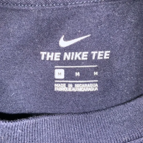 Nike fan gear NFL Tennessee Titans tee size M Henry No. 22 - Image 3