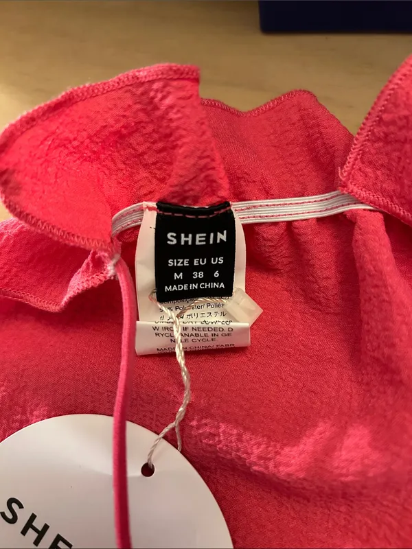 Free with Bundle only!! New Women’s Shein crop Top pink size Medium - Image 5