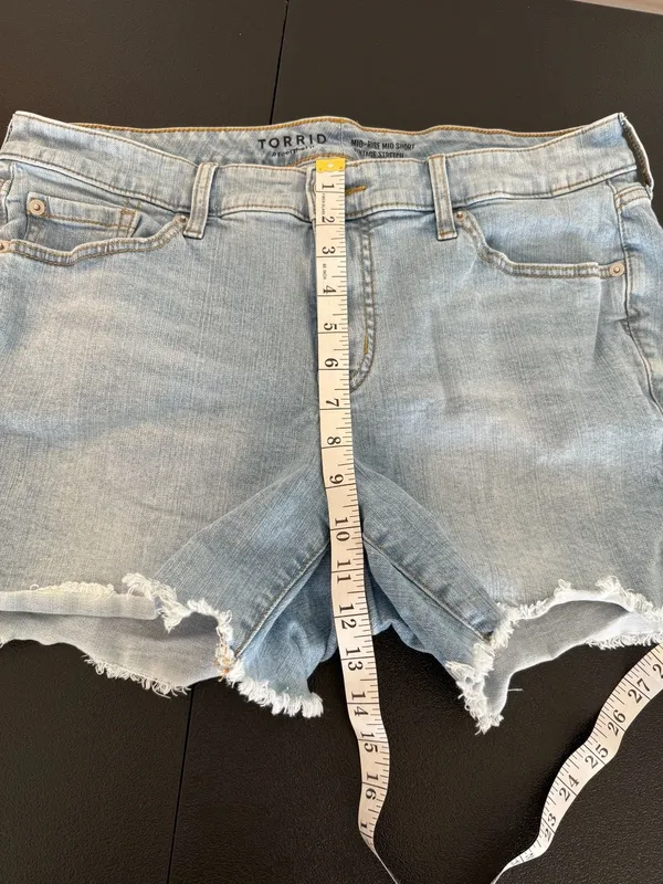 Torrid Mid-Rise Mid Short Vintage Stretch Denim Cutoff Shorts Size 14 - Image 6